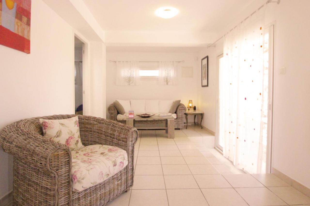 Villa Ghiatone Pietrosella Εξωτερικό φωτογραφία